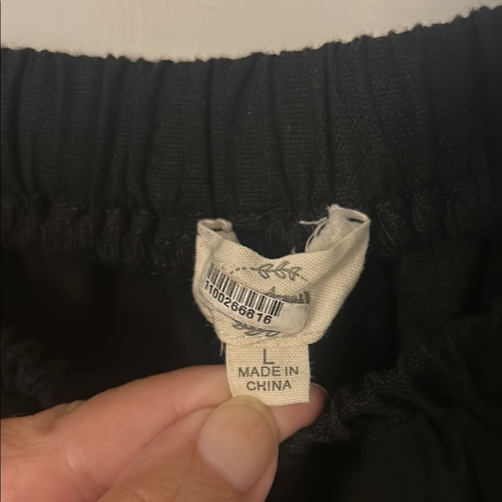 Black Ruffled Women's Top - Picture 2 of 7